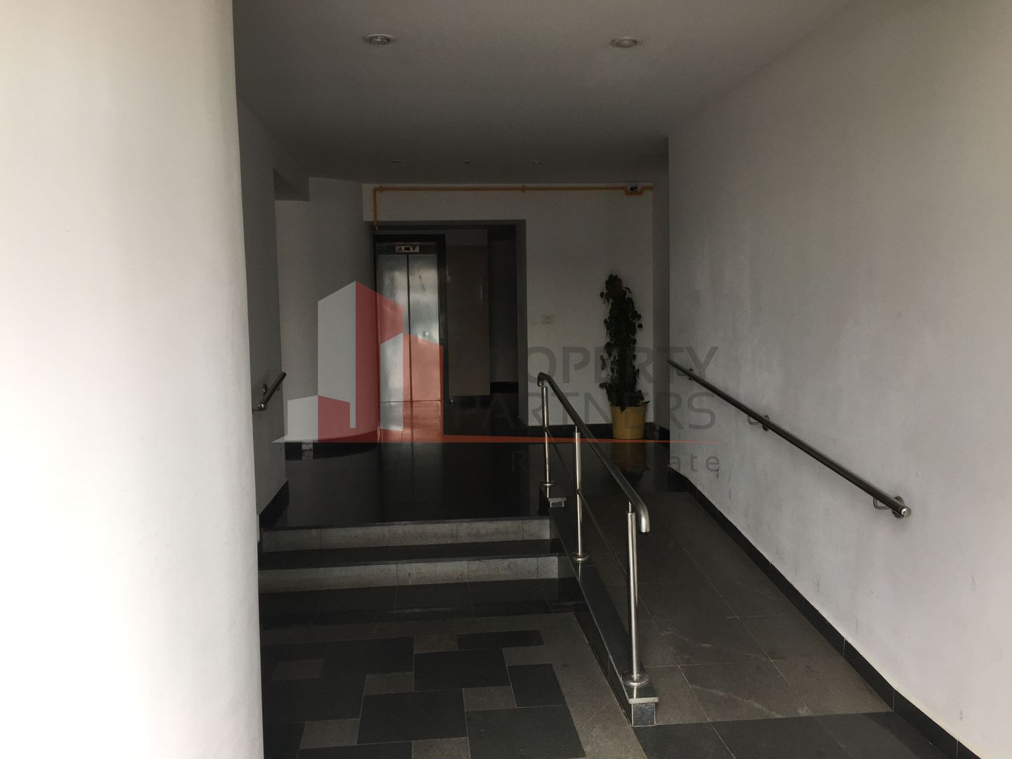 Apartament West Parc cu loc de parcare si boxa depozitare - Poză 3