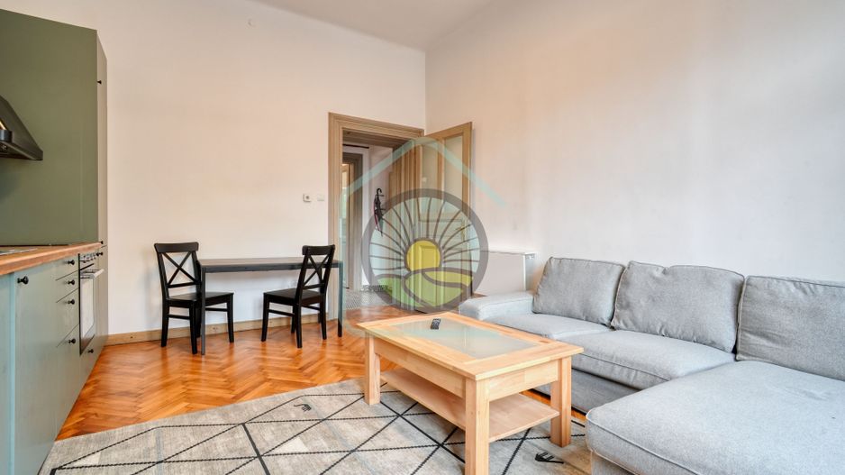 STUDIO IN CENTRUL BRASOVULUI - Poză 7