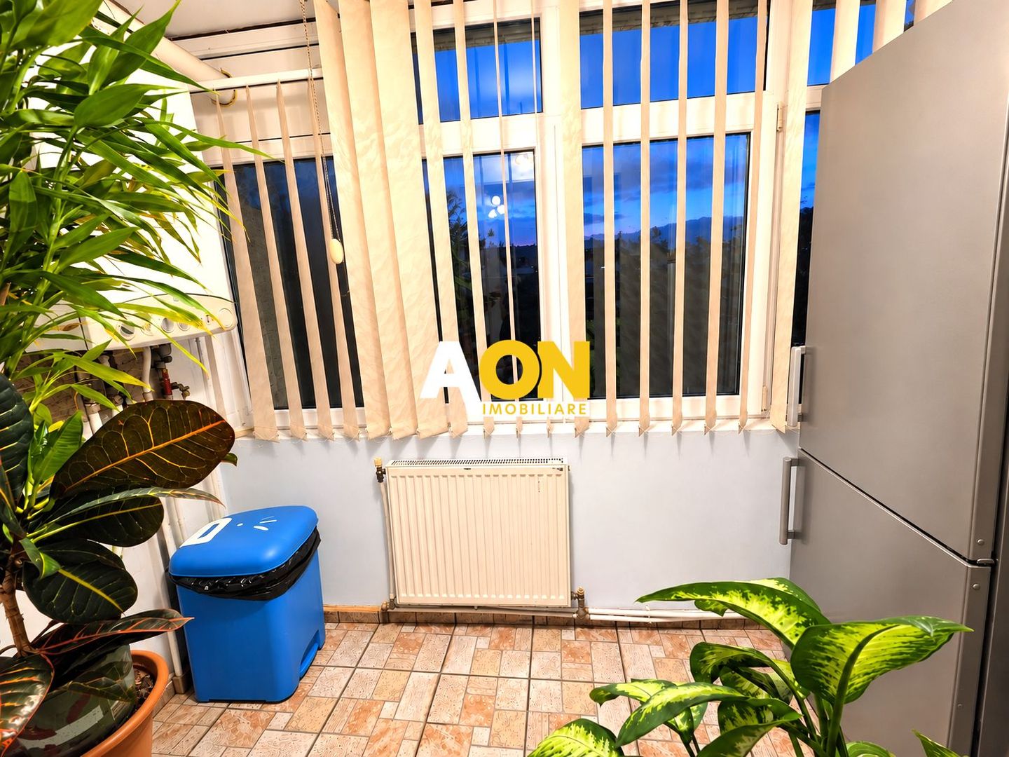Apartament decomandat, 4 camere, 95 mp utili, boxa de 13 mp, Centru - Poză 6