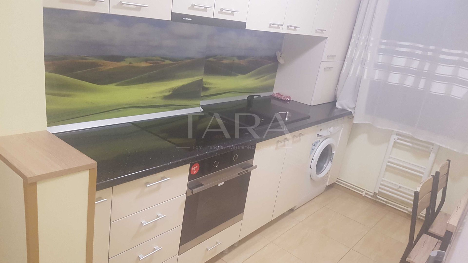 Apartament renovat integral, curte interioară, zonă centrală. - Poză 1