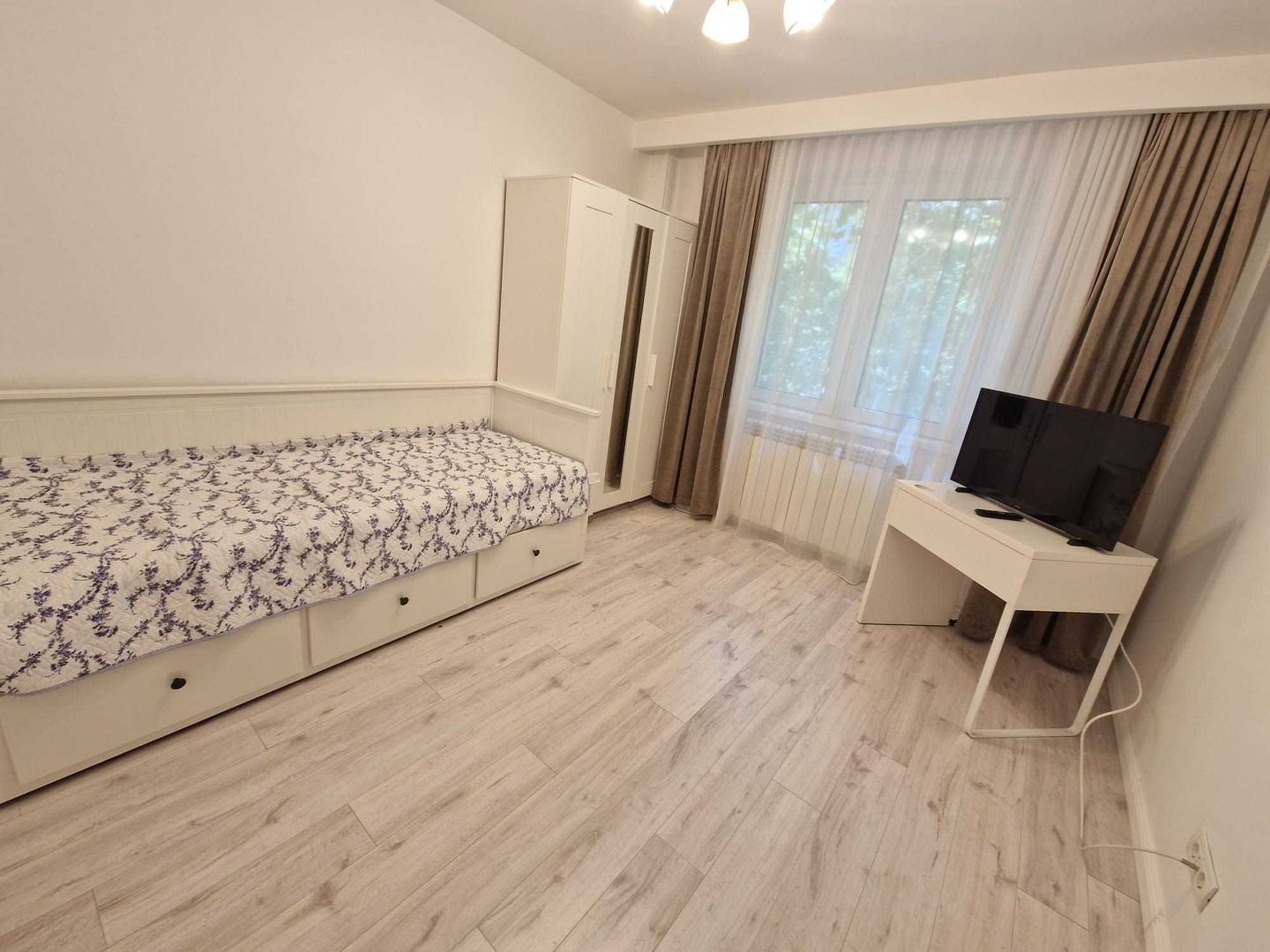 Apartament 2 camere in zona Dristor 9 minute de metrou renovat - Poză 2