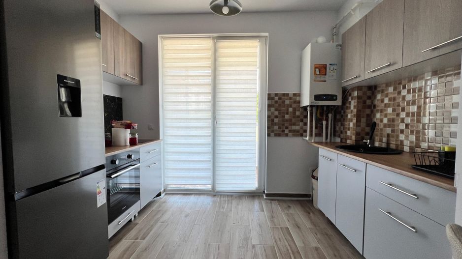 Apartament 2 camere + loc de parcare Pacurari Alpha Bank 450 euro - Poză 1