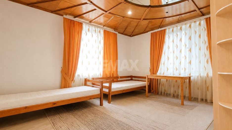 Casă 210 m² cu 5 dormitoare și teren 10 ari – Euroreparație | Drochia, str. Grigore Ureche - Poză 18