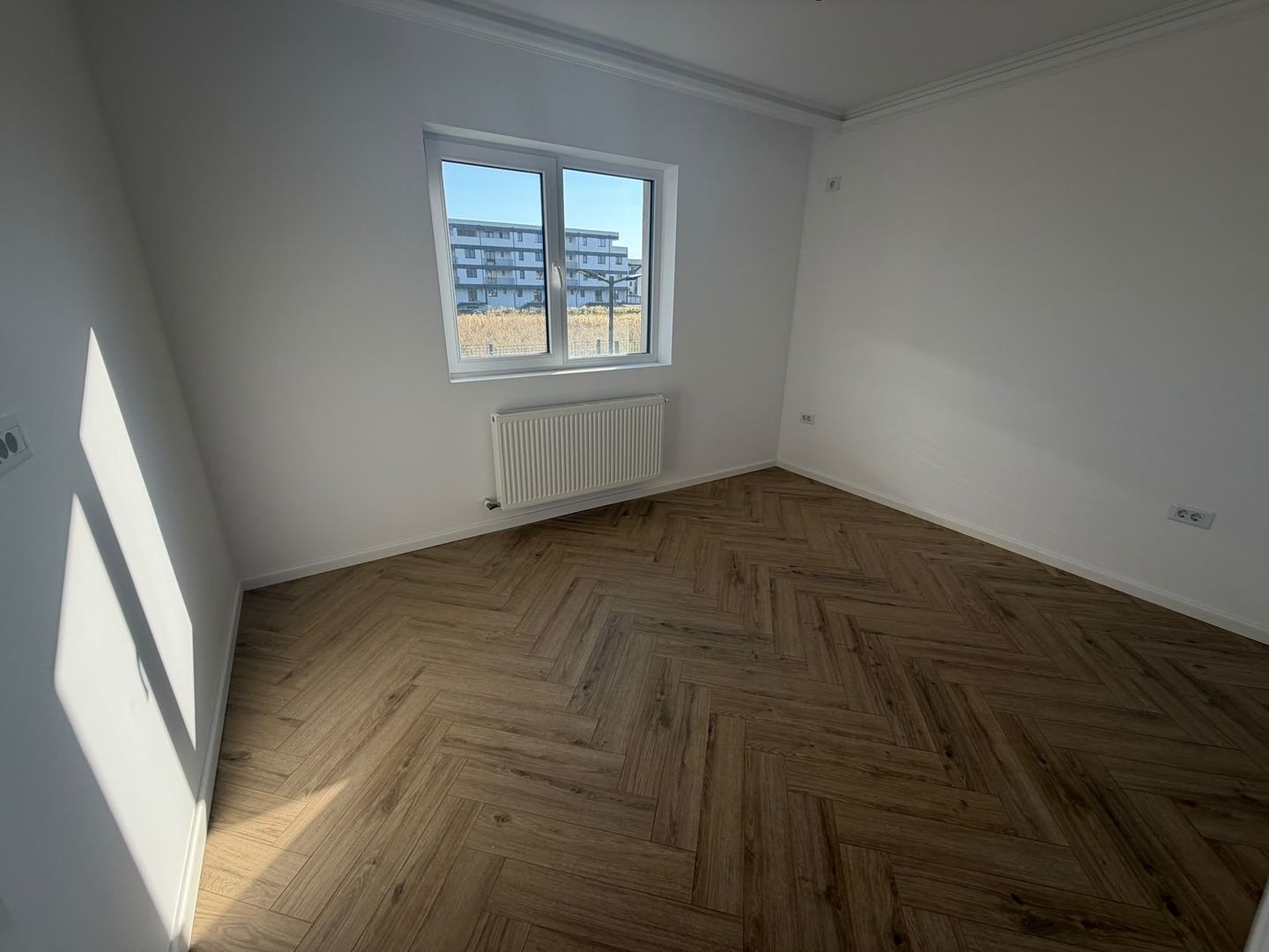 AP. 3 CAMERE - GRADINA PROPRIE 60 MP, PARCARE INCLUSA, COMISION 0% - Poză 5