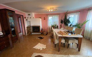 Casa 210 mp-garaj-curte amenajata-panouri solare-Ghinda - Poză 1