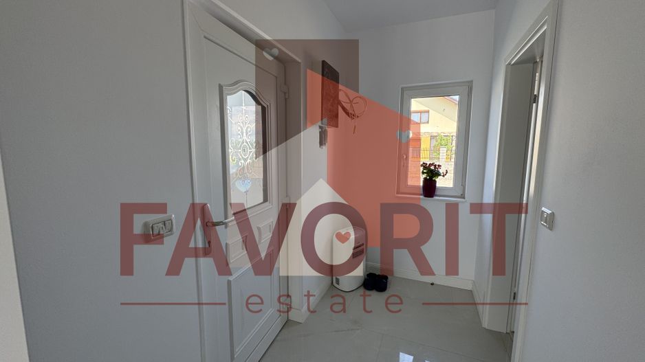 Casa cu 5 camere , 3 bai si garaj in Dumbravita - Poză 18