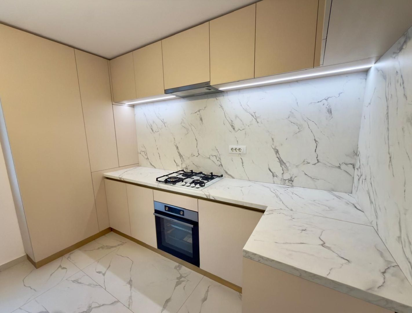 INTABULAT! Ap. 3 camere, decomandat+loc de parcare -130000 euro-BUCIUM - Poză 1