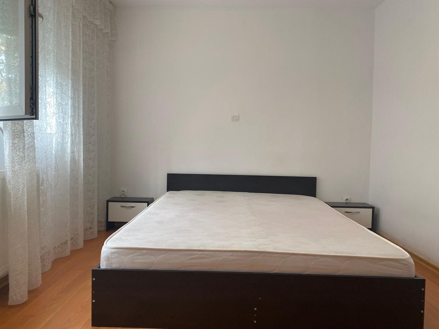 Modificat in 3 camere! Vanzare apartament in Targoviste-Micro 4 - Poză 3
