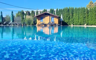 Proprietate unică de vânzare – piscină, restaurant, terasă - Poză 19