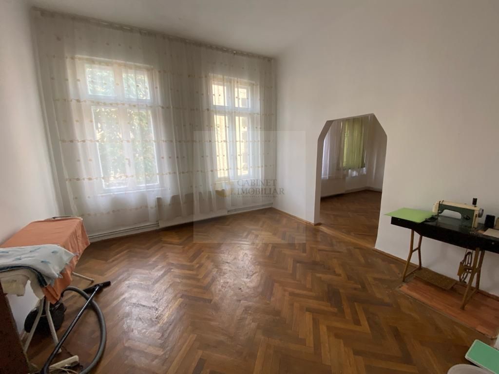 4 camere in vila   | Blvrd M. Kogalniceanu  | 140 mp - Poză 4