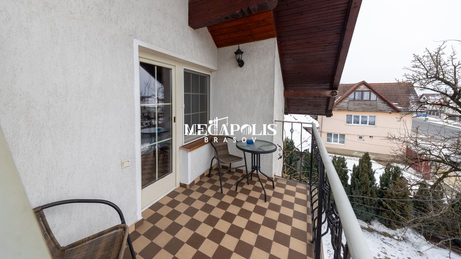 Pensiune de vânzare în Râșnov | 14 camere | 427 mp - Poză 32