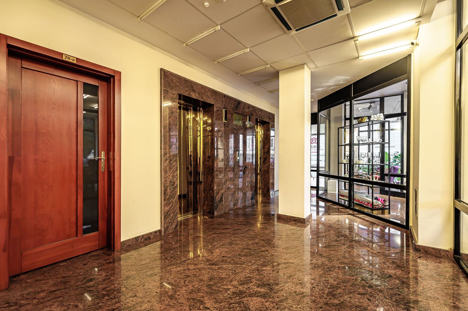 Birouri ultracentrale cu lift și pază permanentă - Poză 14