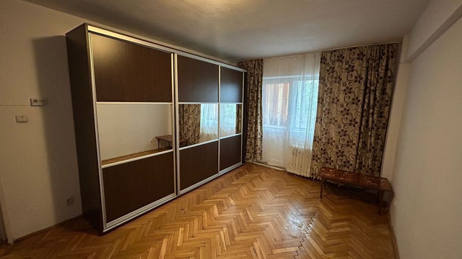 Apartament 2 camere, etaj 3 - zona Cetate - Poză 3