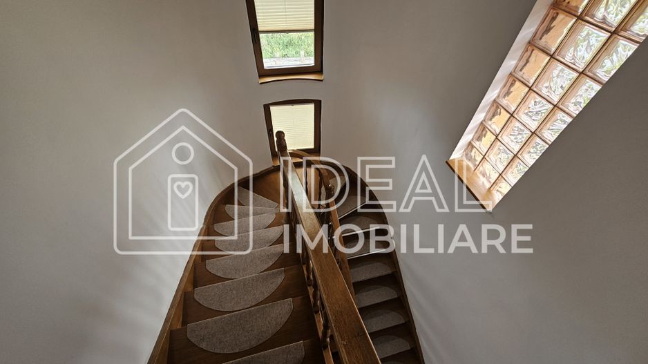 Casă deosebită, cu 5 camere, cu teren de 1132 mp – Cisnădioara - Poză 23