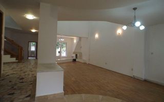 Vilă Generoasă de Vânzare – Piața Domenii, Locație Excelentă - Poză 14