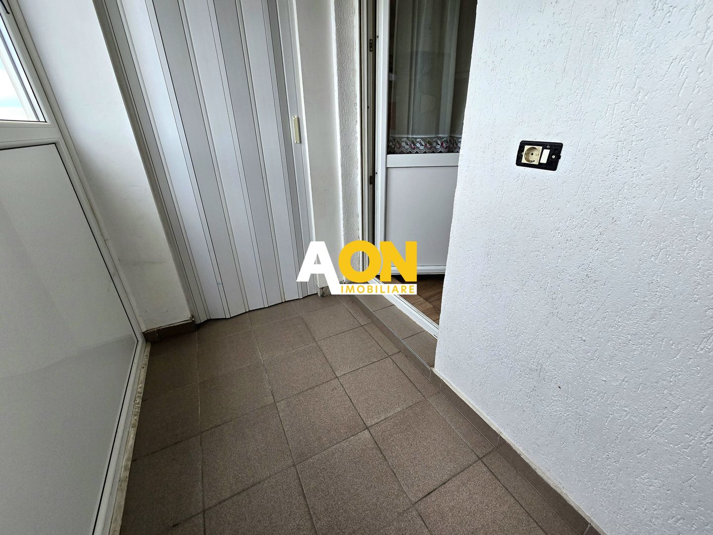 Apartament cu 2 Camere, Etaj Intermediar, Zona Kaufland - Poză 8