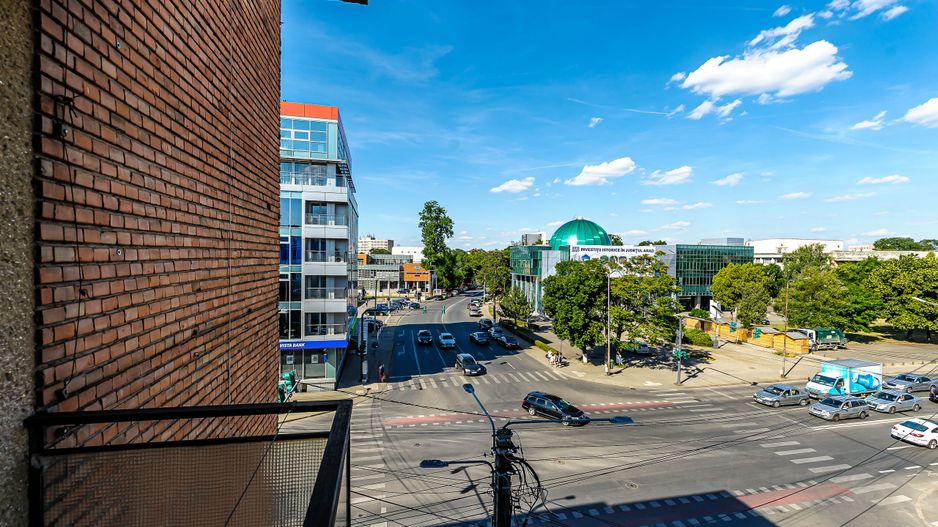 Apartament cu 4 camere vizavi de Consiliul Județean - Poză 6