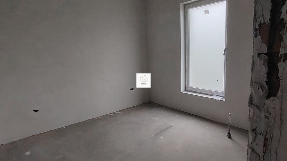 Casa 4 camere Crevedia - Poză 3