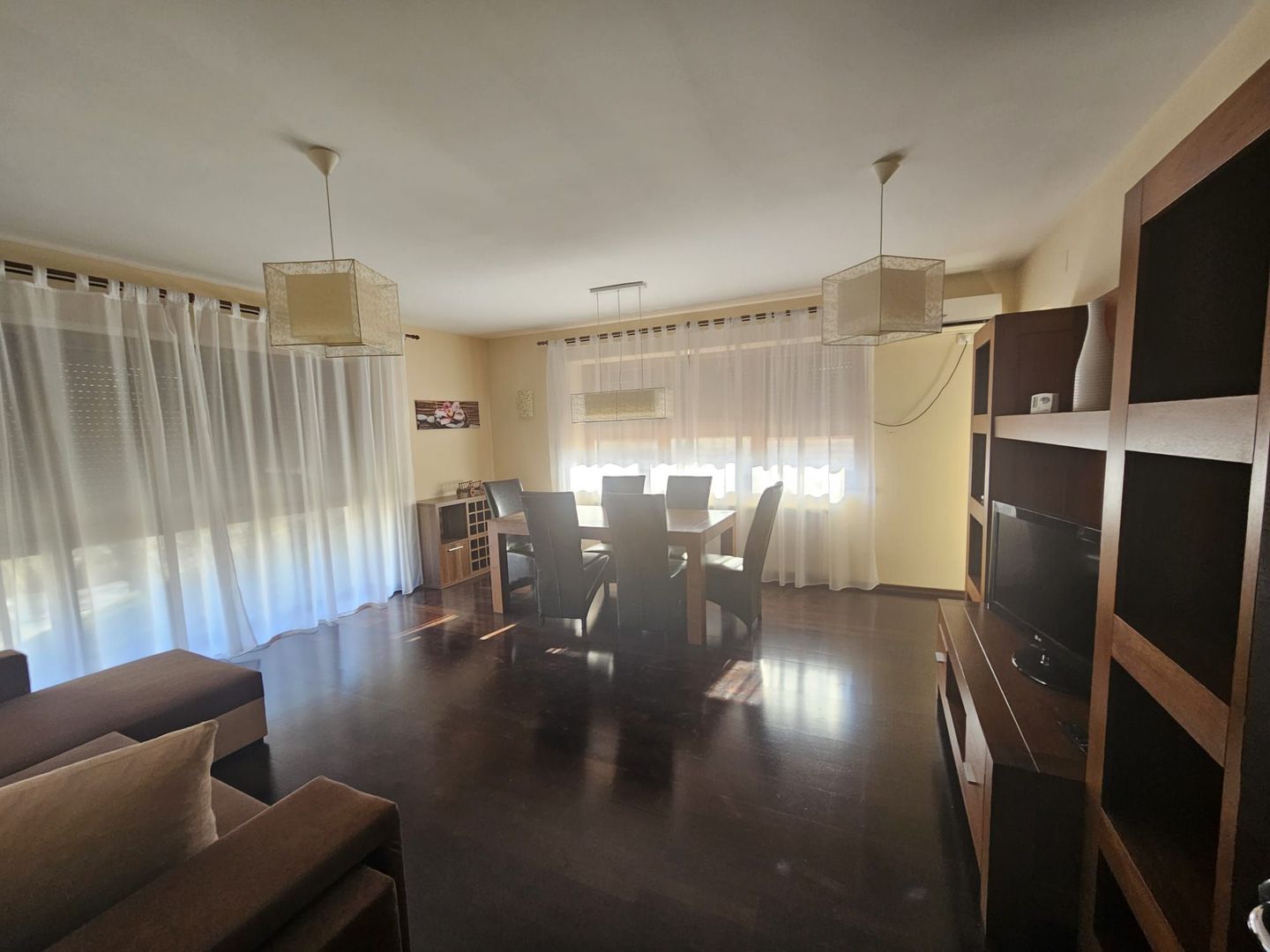 Inchiriere apartament bloc nou cu garaj, centru Pitesti - Poză 1