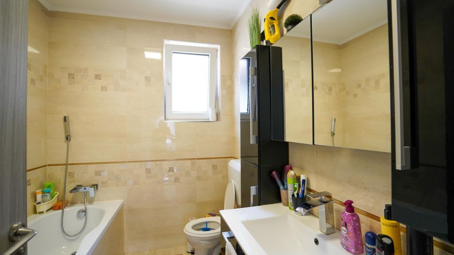 Casa la cheie la intrare in Santandrei - Poză 16