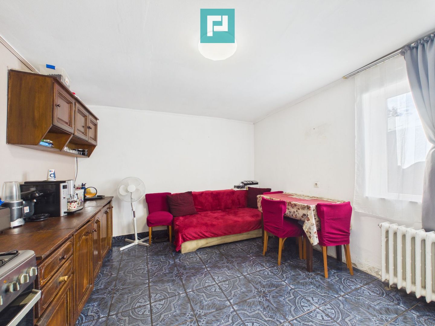 Casă cu 3 camere de vânzare în zona Bujac - Poză 8