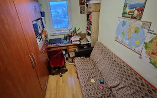 3 Camere Decomandat- Etaj intermediar+ Loc de parcare- Zona Alexandru cel Bun - Poză 3