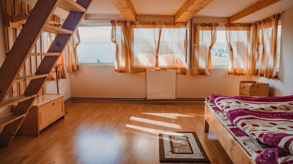 Exclusivitate - casa rustica, priveliste deosebita, 45 km de Brasov - Poză 7