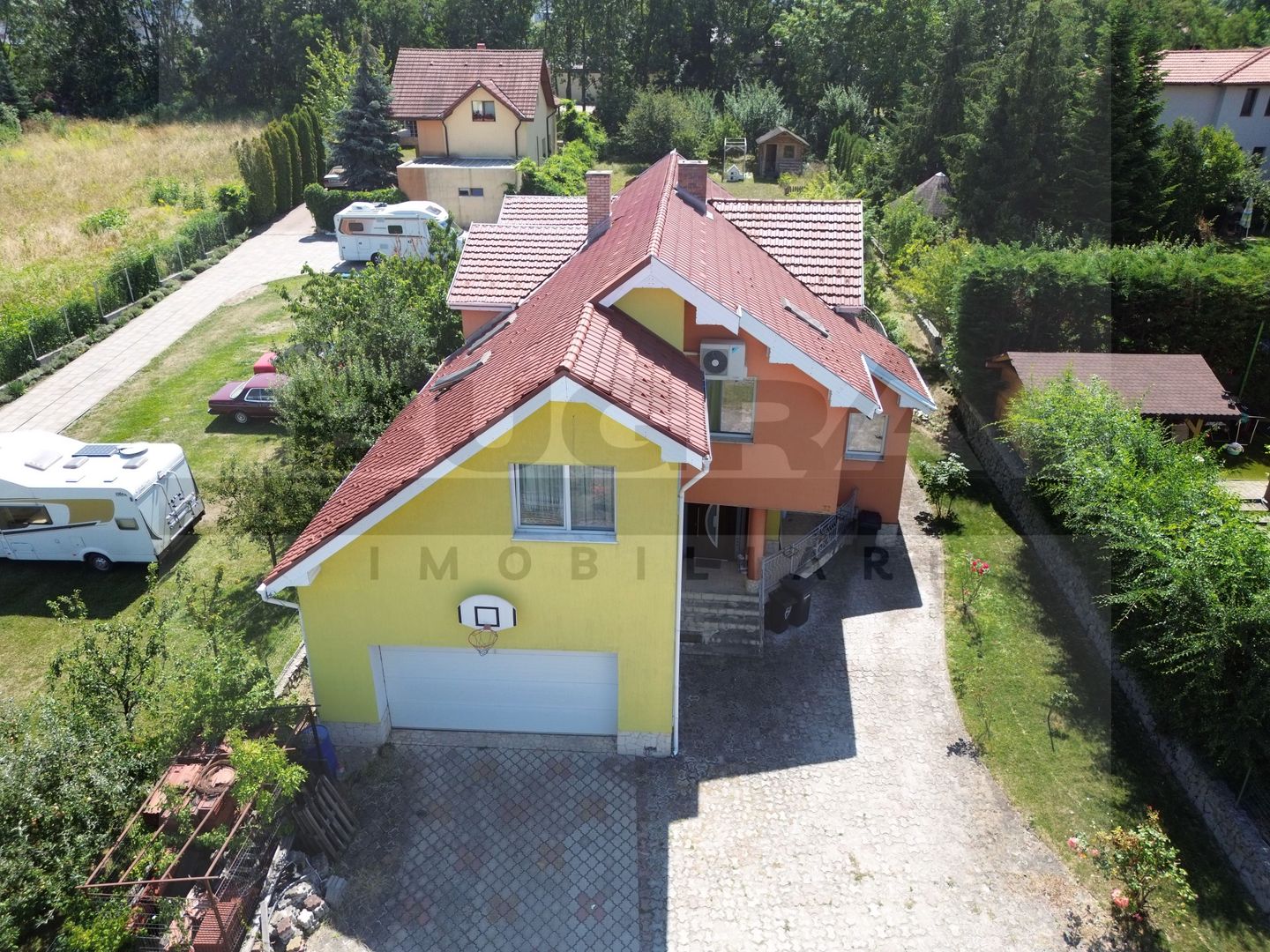 Casă individuală în Europa – spațiu, intimitate și un teren de 1.503 m - Poză 1