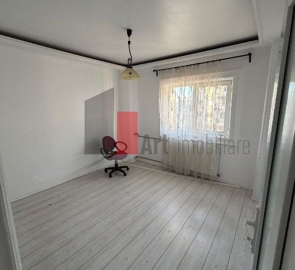 APARTAMENT  2 CAMERE -  MOSILOR , ZECE MESE - Poză 2