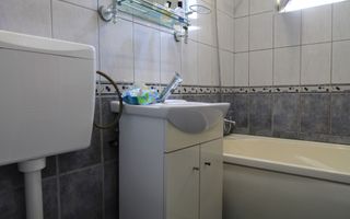 Take Ionescu, 2 camere, centrala proprie - Poză 12