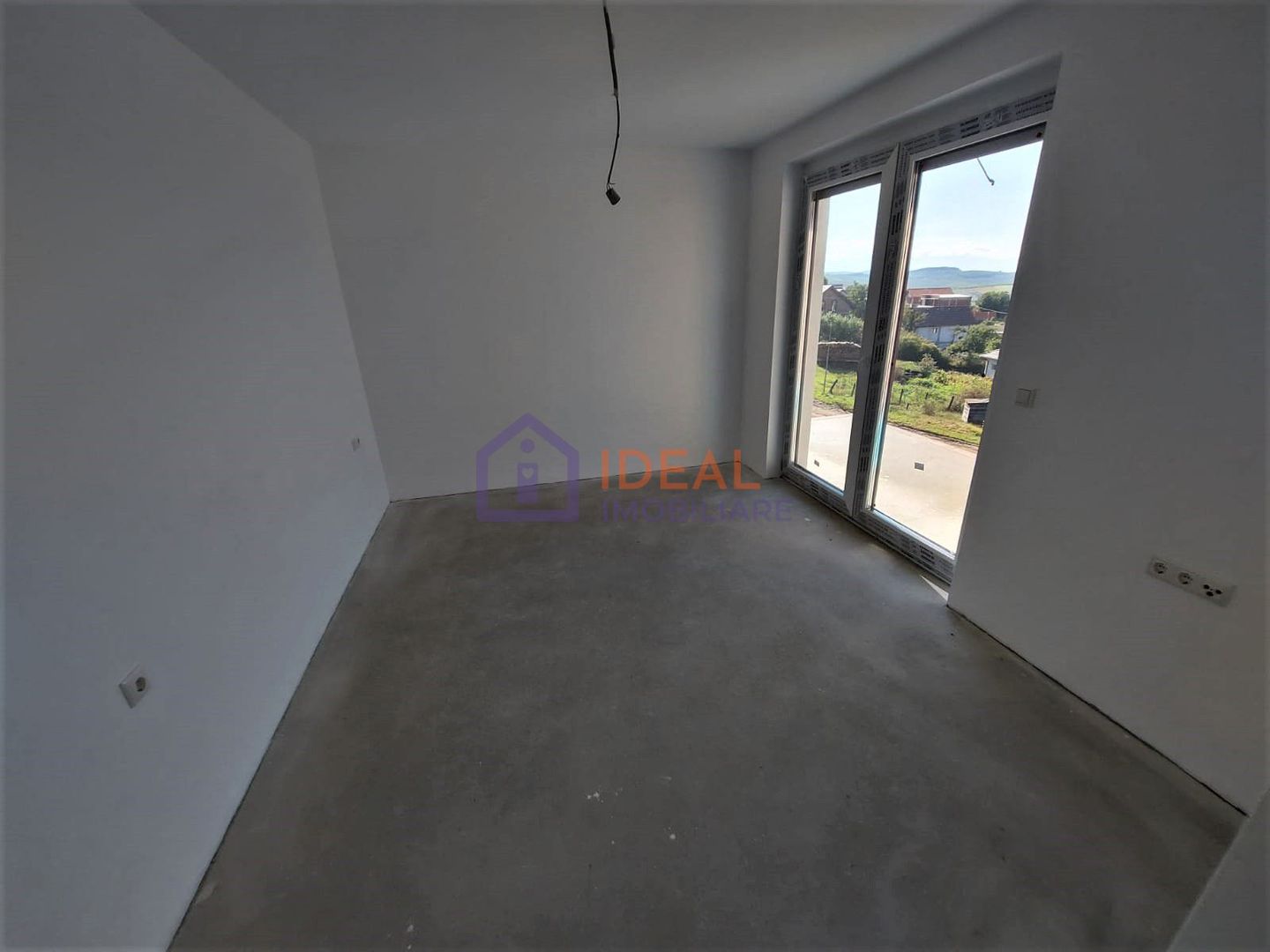 Casa Individuala Moderna cu 4 camere  si garaj, in Sura Mare - Poză 12