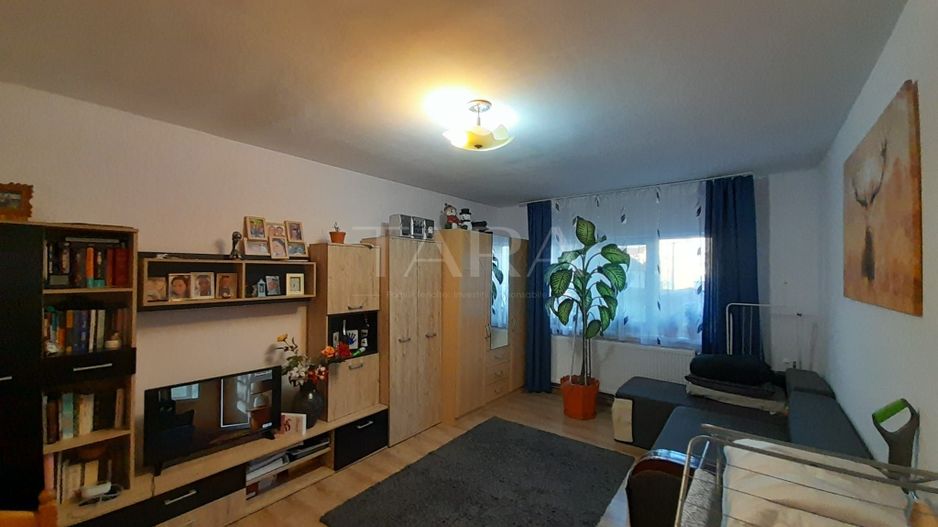 Apartament decomandat, zona centrala Apahida, aproape de Primărie. - Poză 1