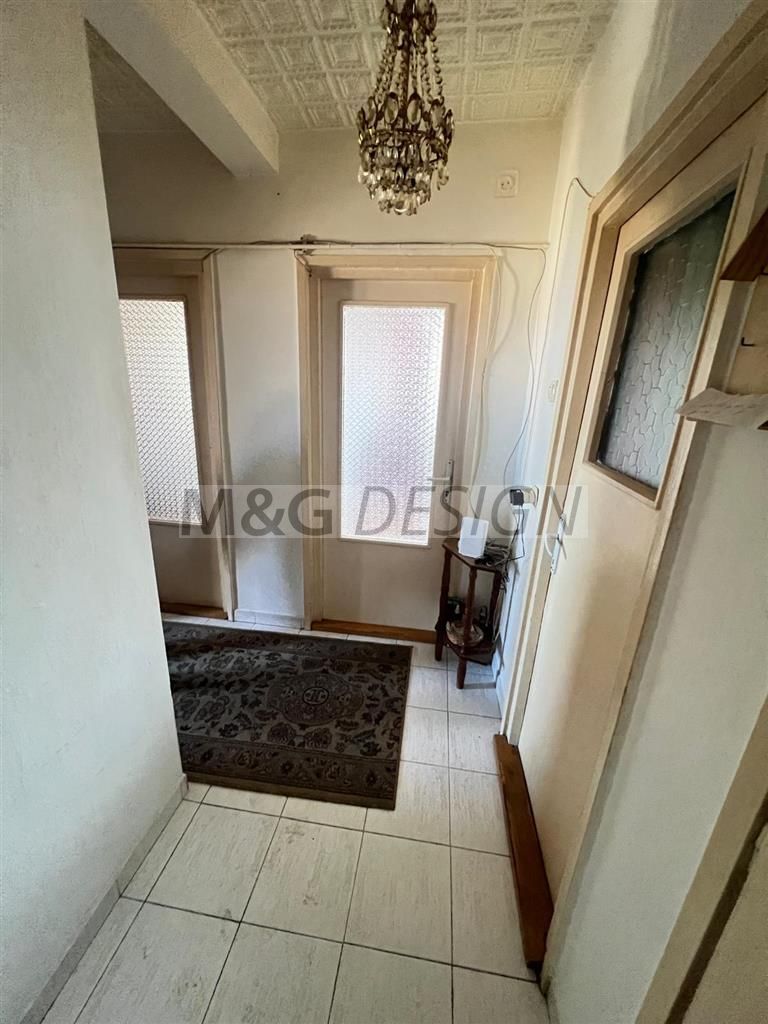 3 camere decomandat etaj 4/10 Dambovita centrala proprie - Poză 12