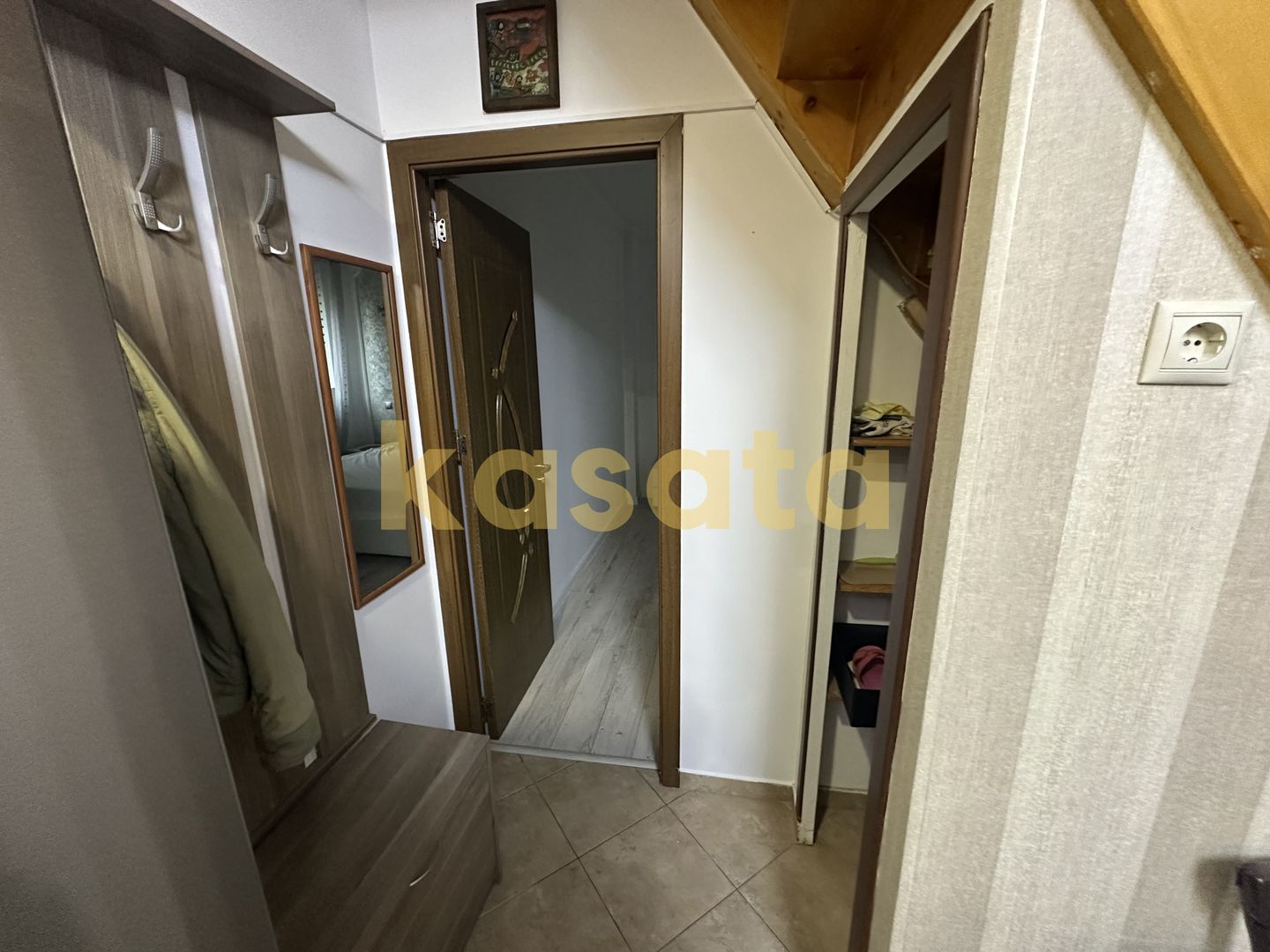 Casă 3 Camere de Vanzare | Curte | Renovată | Magazie - Poză 6