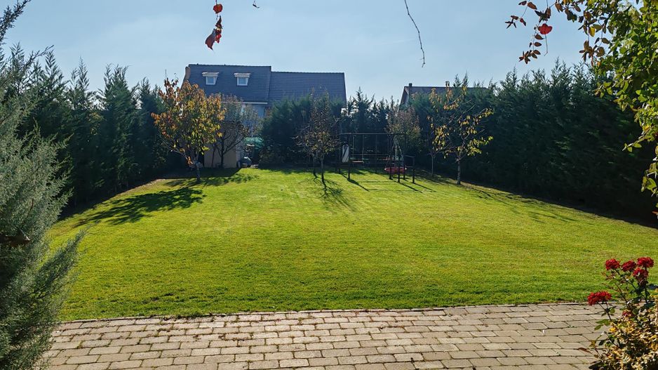 Vila premium cu teren generos! Confort și eficienta in Sanleani - Poză 12