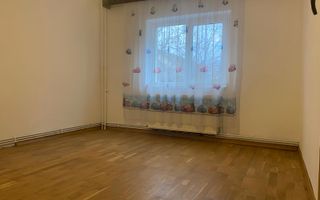 Vanzare apartament cu 3 camere,etajul 1,decomandat - M3, Târgoviște - Poză 2