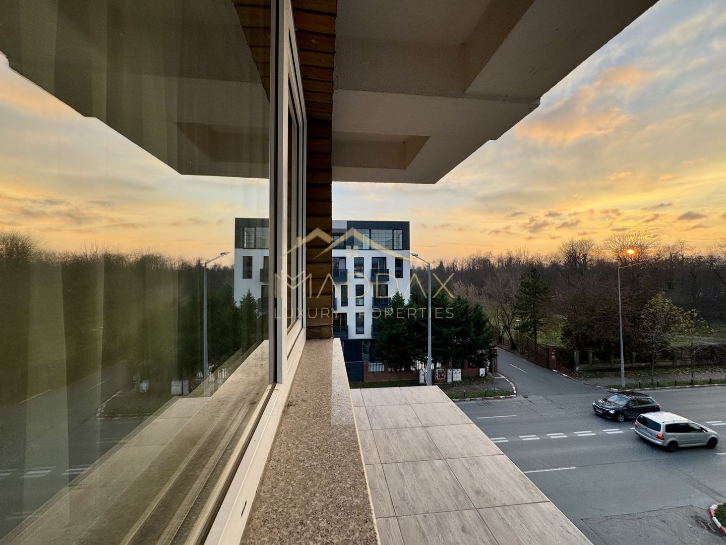 Duplex cu 4 Camere *211mp* / 2 parking / Erou Iancu Nicolae - Poză 36