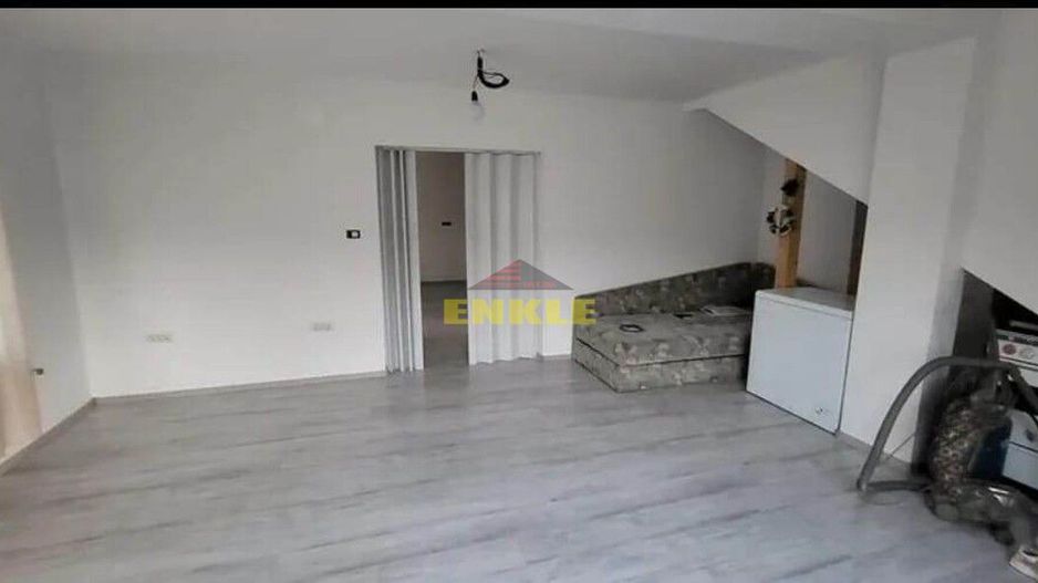 Casa de vanzare 200 mp + teren 1975 mp in Cervicesti - Poză 5