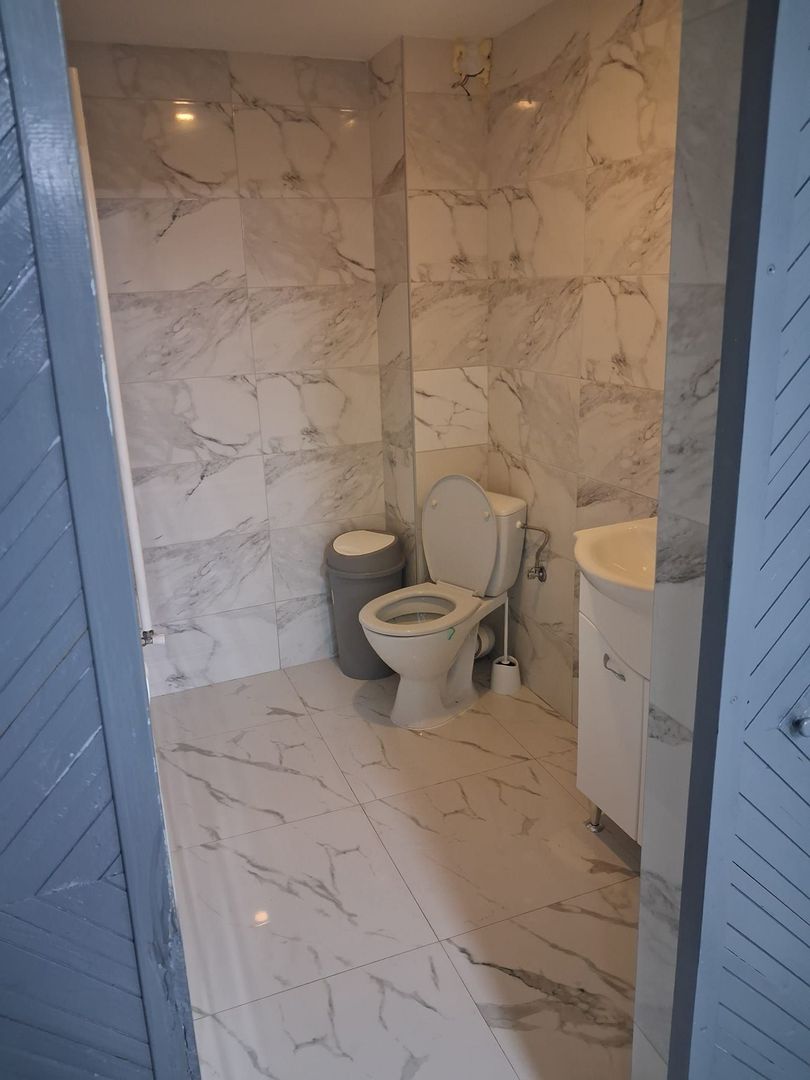 Spațiu comercial complet echipat - Poză 9