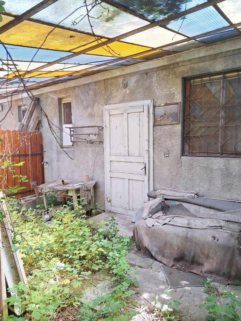 Casă cu 3 camere și teren generos, în Andrei Mureșanu - Poză 6