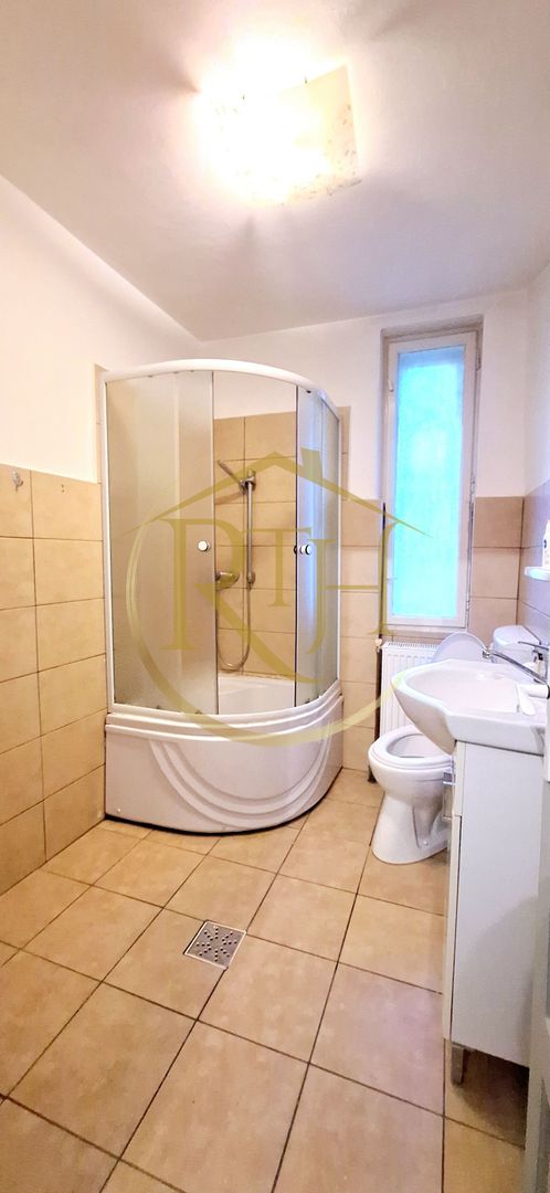 Oferim spre inchiriere, apartament 3 camere, spatios, aproape de Centru - Poză 13