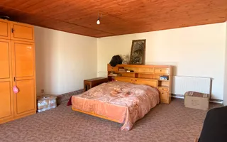 Casă cu spațiu comercial | Curte | Garaj | Parcare | Nojorid - Poză 16