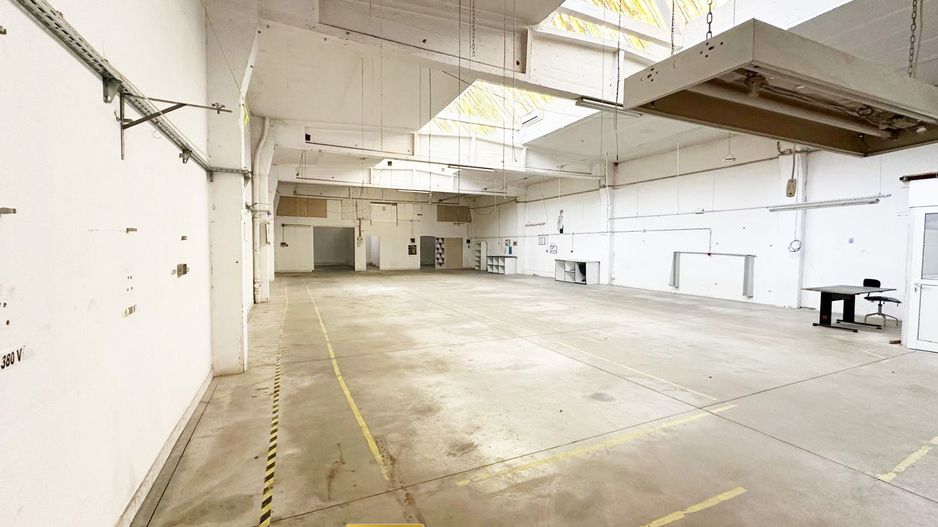Hală industrială 431 mp de închiriat – central Arad, acces TIR - Poză 3