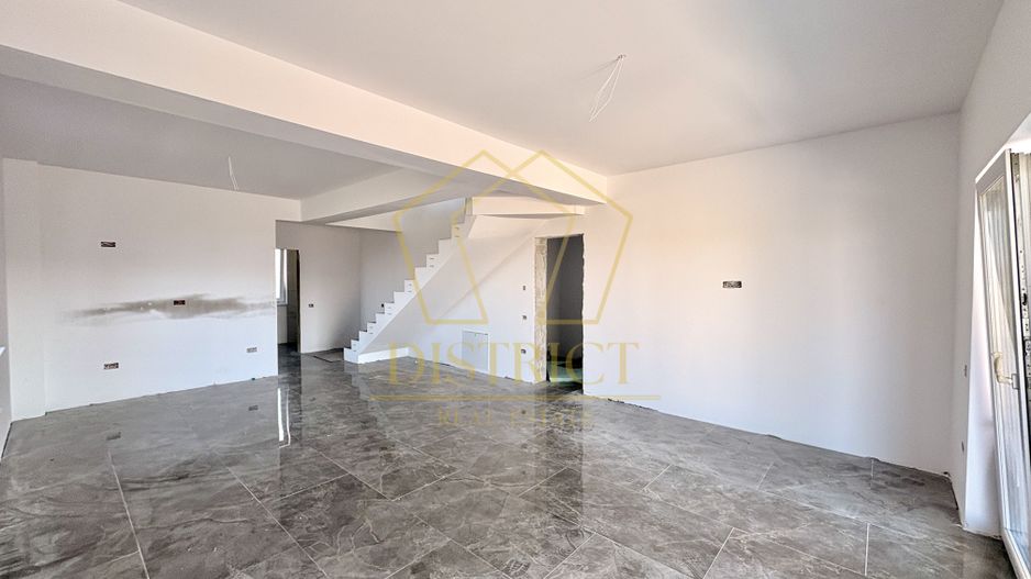 Duplex cu 3 camere, despărțit prin camera tehnica | Mosnita Noua | Barista - Poză 3