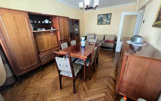 Apartament 3 Camere, 2 Bai, 2 Balcoane, Zona Cetate - Poză 1