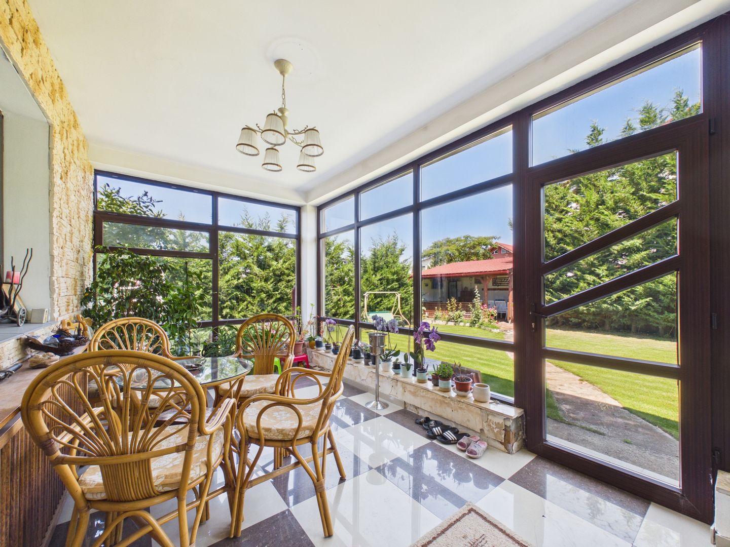 Vilă 10 camere + spațiu comercial | teren 1.300 mp | Otopeni 23 August - Poză 8