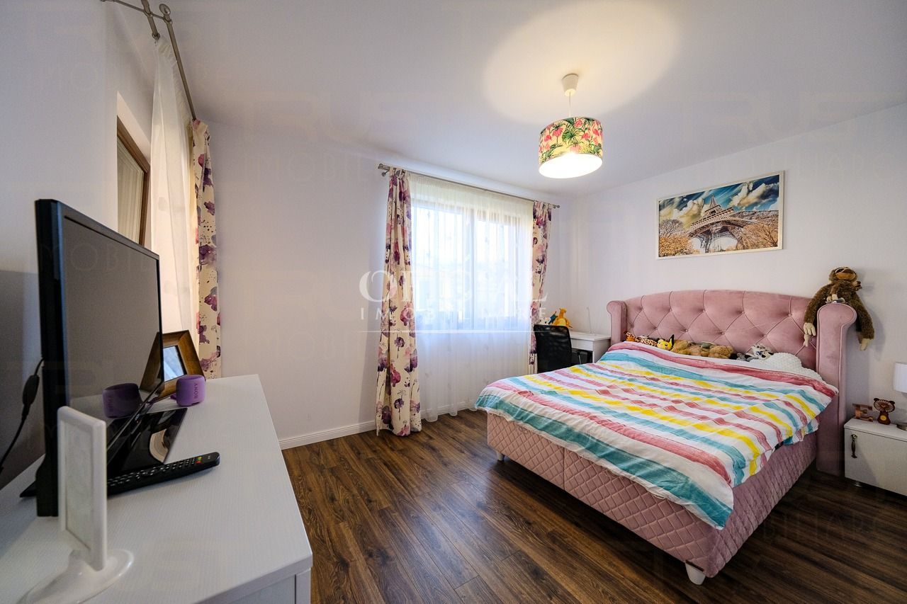 Casa tip duplex | Curte | 3 Parcari | Zona Urusagului | Floresti - Poză 1