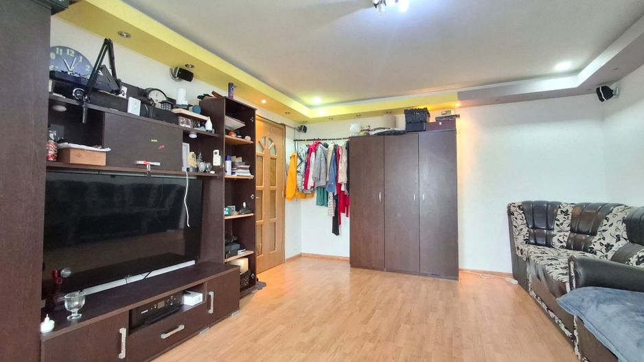 De Vanzare Apartament cu 3 camere  Mall Vitan imobil constr 1985-1990 - Poză 3
