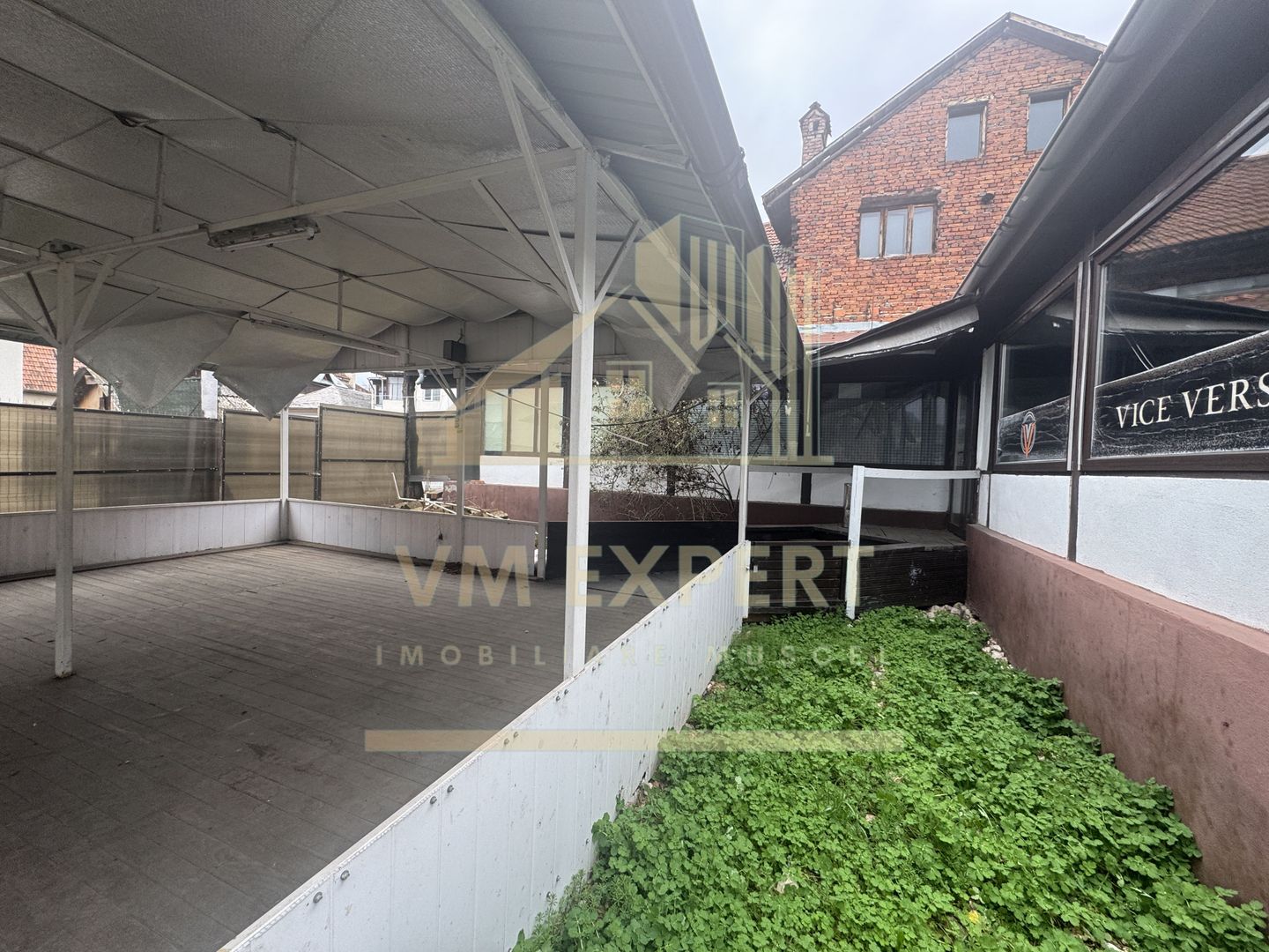 SPATIU COMERCIAL CAMPULUNG ZONA CENTRALA - Poză 14