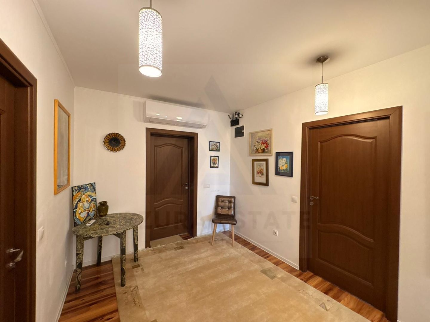 Casă versatila intretinuta 143 mp utili 5 camere 3 bai pivnita Lazaret - Poză 4